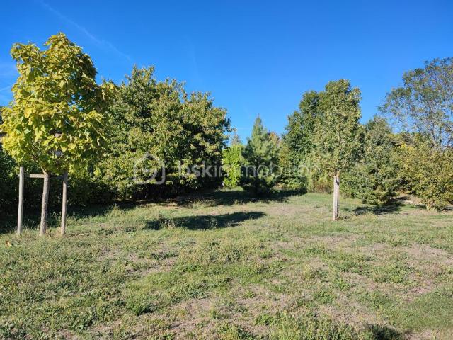Terrain constructible de 755 m² de parcelle