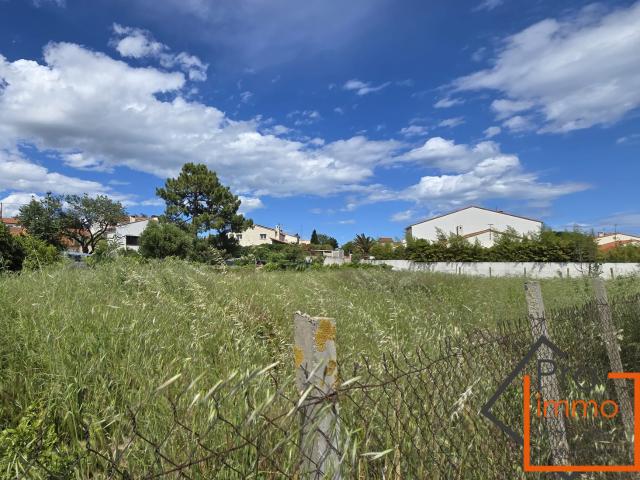 TERRAIN CONSTRUCTIBLE DE 773M2