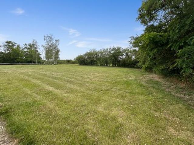 Terrain constructible de 796 m² viabilisé – Calme absolu proche Blois