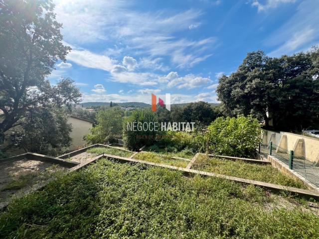 Terrain constructible de 900 m2 viabilisé
