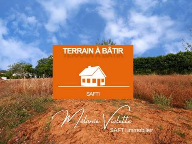 Terrain constructible de 998 m²