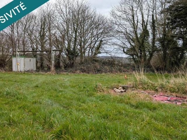Terrain constructible en centre bourg