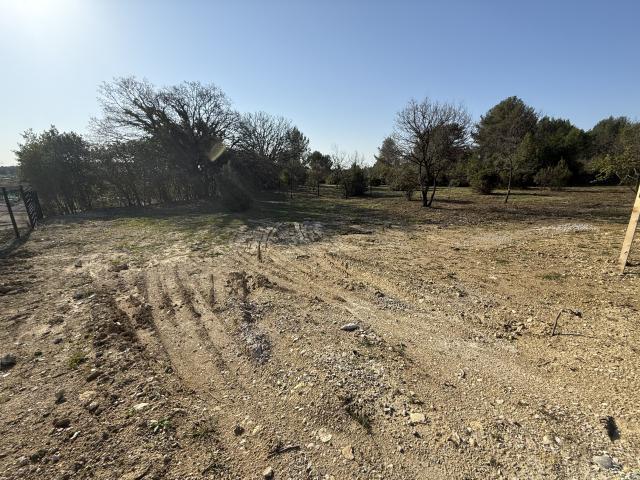 TERRAIN CONSTRUCTIBLE ET VIABILISE 900m2