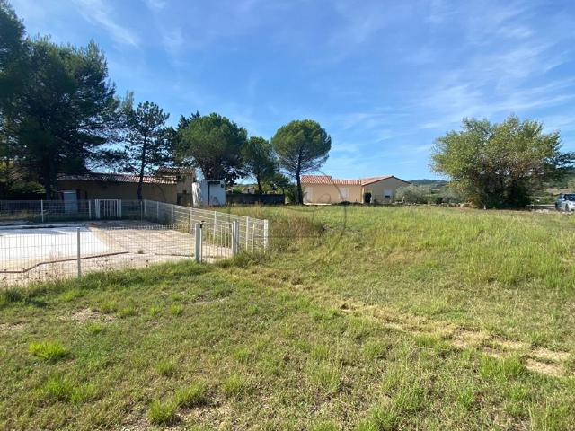 Terrain constructible jolie environnement