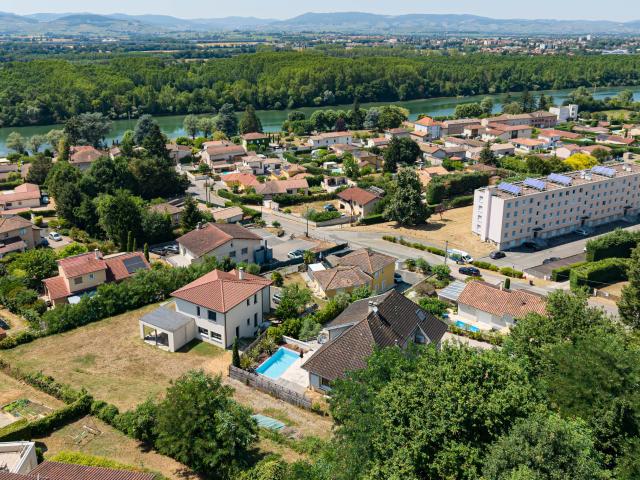 TERRAIN CONSTRUCTIBLE MONTMERLE SUR SAONE