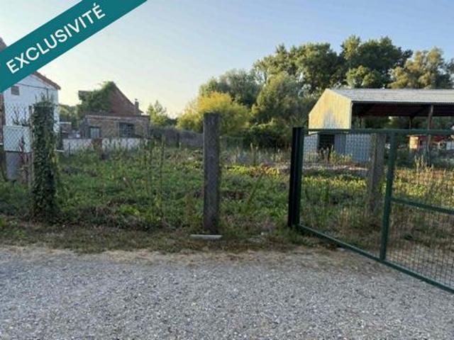 TERRAIN CONSTRUCTIBLE NON VIABILISE