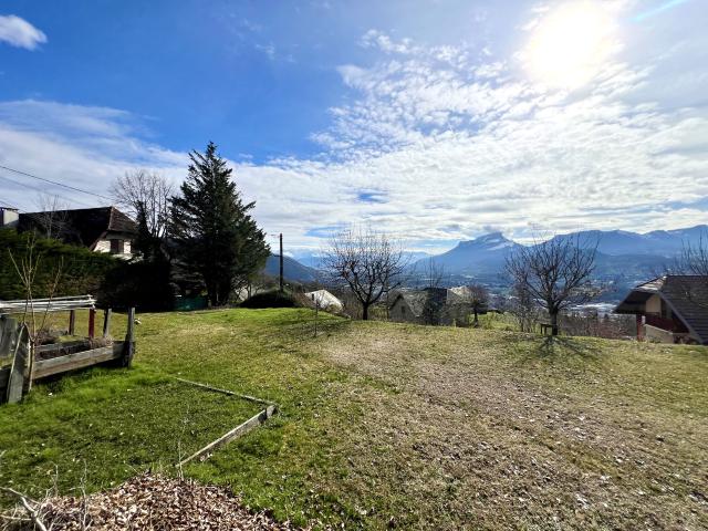 Terrain constructible à Monterminod Secteur calme et vue dégagée