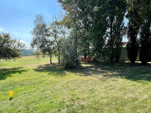 Terrain constructible St Crespin 1146 M² en second rideau, non viabilisé