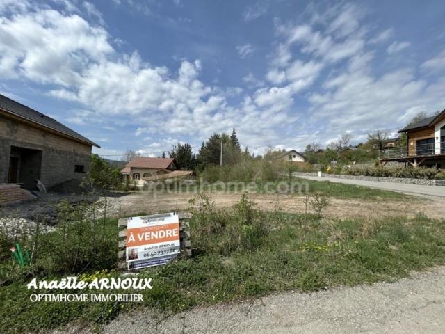 Terrain constructible prêt à bâtir