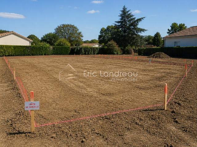 Terrain constructible proche commerces et océan Bourgenay