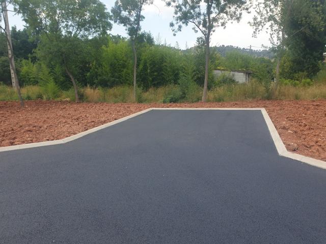 Terrain constructible viabilisé au Luc