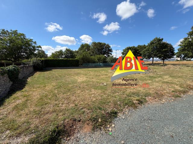 Terrain constructible viabilisé à vendre Benet