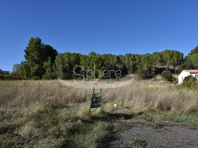 terrain constructible viabilisé de 2405m²