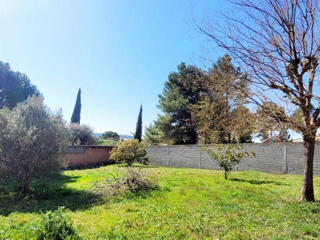 Terrain constructible viabilisé avec permis de construire purgé de 475M² Bize Minervois
