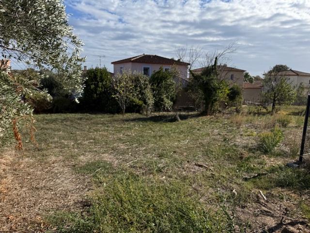 Terrain constructible viabilisé de 530 m2