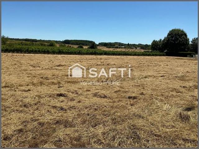 Terrain constructible viabilisé de 600 m2 à Targon 33