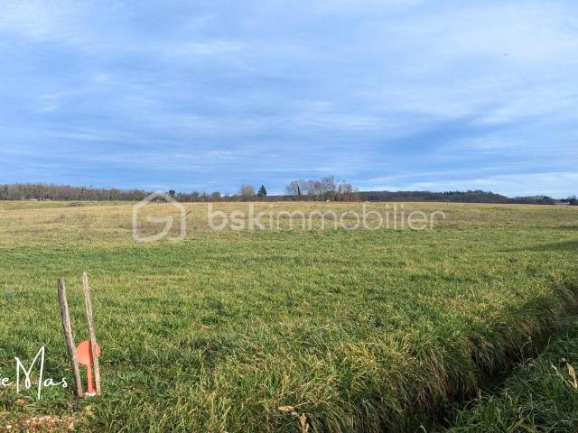 Terrain constructible viabilisé en campagne
