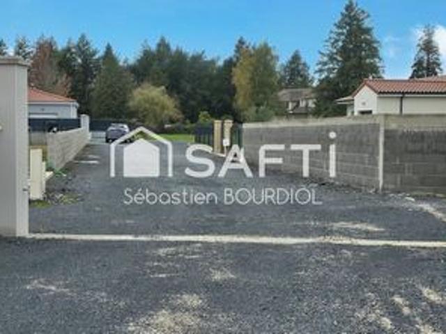 TERRAIN CONSTRUCTIBLE VIABILISE LIBRE DE CONSTRUCTEUR