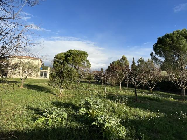 TERRAIN D’EXCEPTION 1400 m² – PERMIS PURGÉ