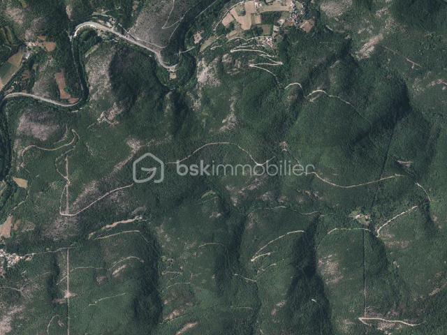 Terrain de loisirs de 2,5 hectares à Saint Vincent d’Olargues