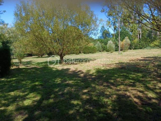 Terrain de loisirs exceptionnel de 8000m2