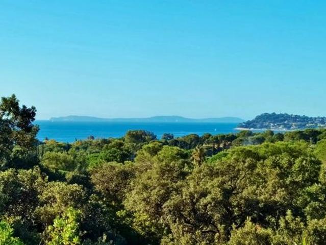 Terrain de prestige à vendre sur La Croix Valmer