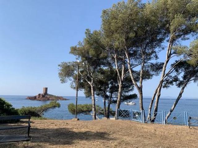 Terrain de prestige en vente sur Saint Raphaël
