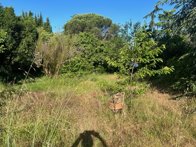Terrain de 1400m² non viabiliser