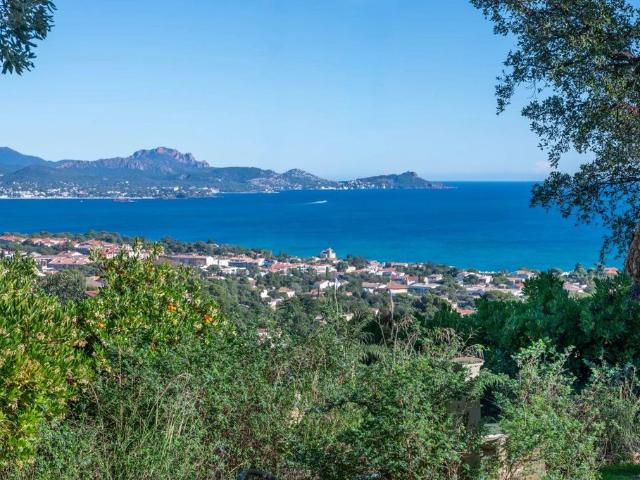 Terrain de 1474 m2 en vente Les Issambres, France