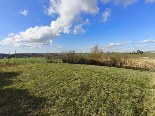 Terrain de 1541 m2 avec vue dégagée