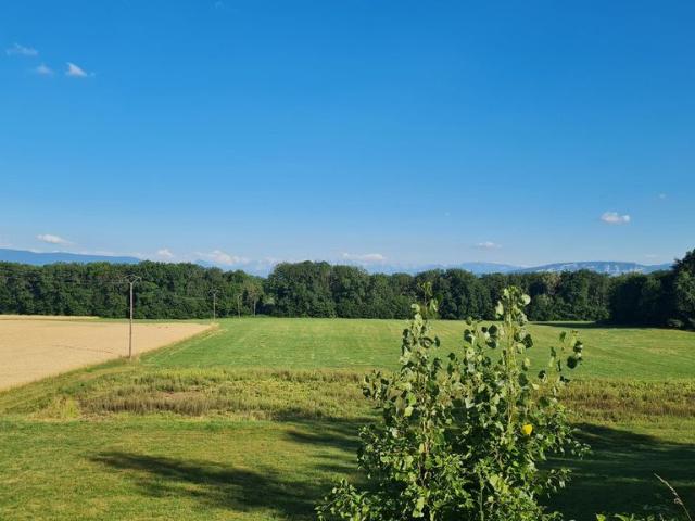 Terrain de 1650 m2 Cessy, France