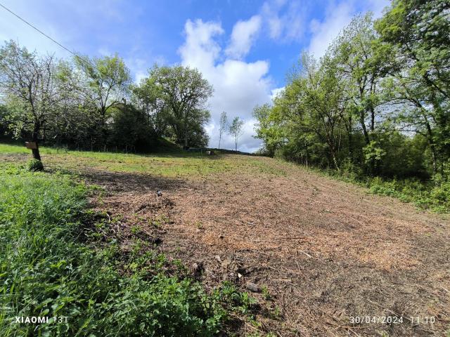 Terrain de 1035 m2 proche centre ville AUBIET