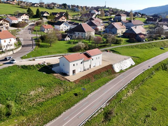 Terrain de 10 ares Constructible ET viabilisé à 15 minutes de Pontarlier
