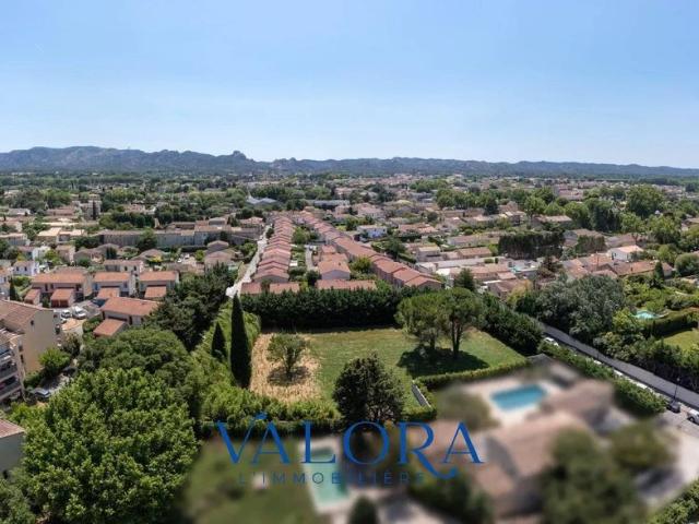Terrain de 1200 m2 en vente Saint Rémy de Provence, Provence Alpes Côte d'Azur