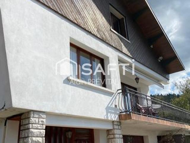 Opportunité rare maison implantée sur un terrain de 2 400 m² constructible