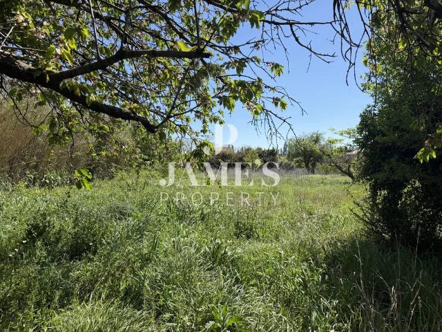 Terrain de 2452 m2 en vente Mouriès, Provence Alpes Côte d'Azur