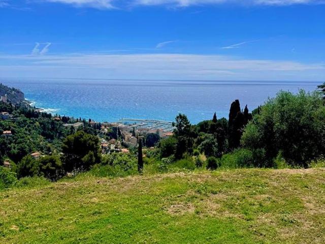 Terrain de 2253 m2 en vente Menton, France