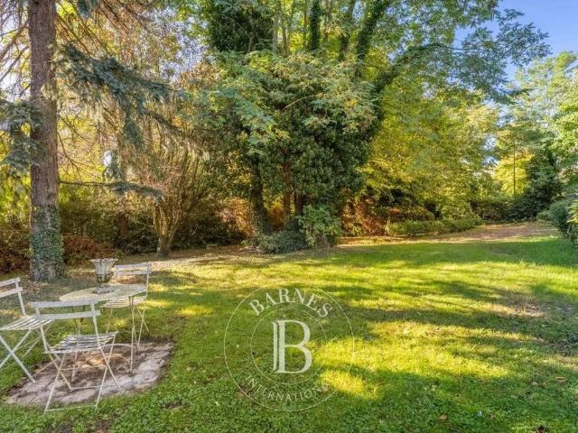 Terrain de 300 m2 en vente Viroflay, France