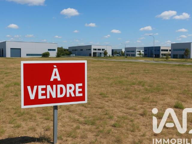 Terrain de 4914 m2 en vente Cavaillon, Provence Alpes Côte d'Azur
