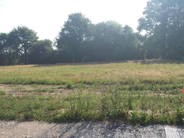 Terrain de 740 m² PRINQUIAU