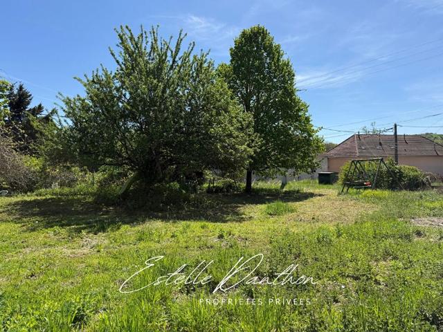 Terrain de 860 m2 libre constructeur à Doissin