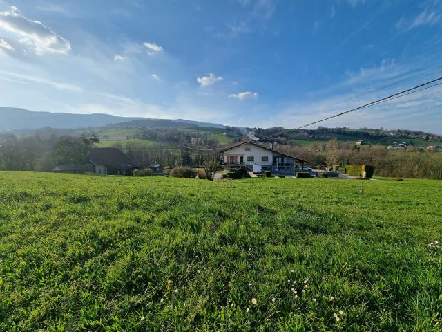 Terrain de 870 m2 constructible sur les hauteurs de Rumilly