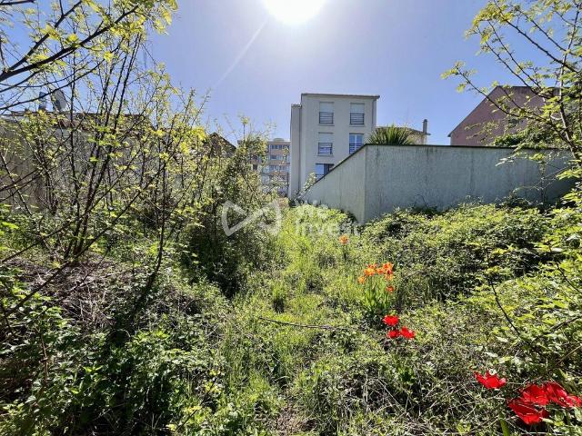 Terrain de 900 m2 Nanterre, France