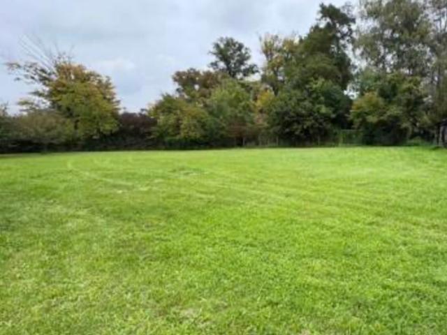 TERRAIN DE 800 M2