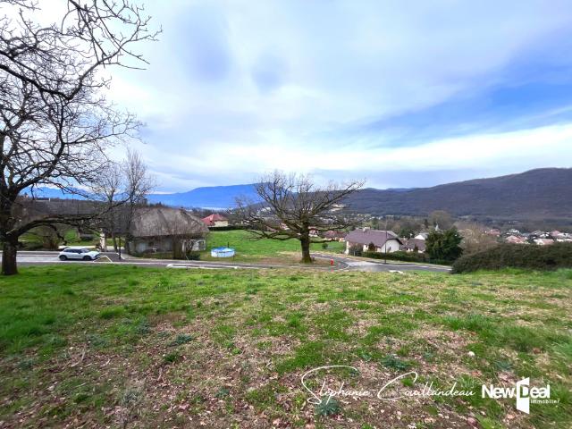 TERRAIN DE 825 m² VIABILISÉ À GRÉSY SUR AIX