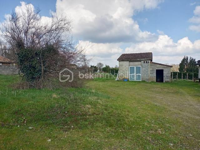 Terrain de 938m2 à Lagorce