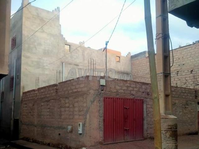 Terrain et maison à vendre à Hay Takmi Al Jadid Sud 240m²