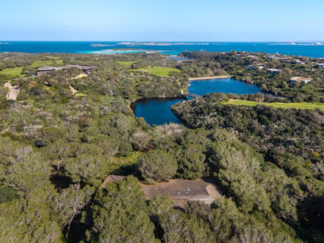 Terrain en bord de mer