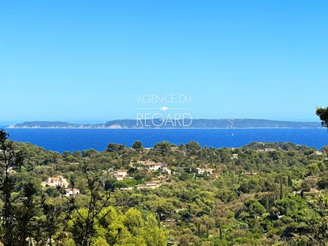 Terrain en bord de mer