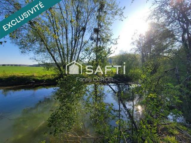 Terrain en bord de rivière 10980m²